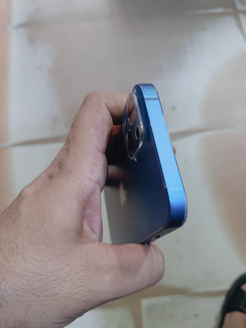 Apple iPhone 13 3