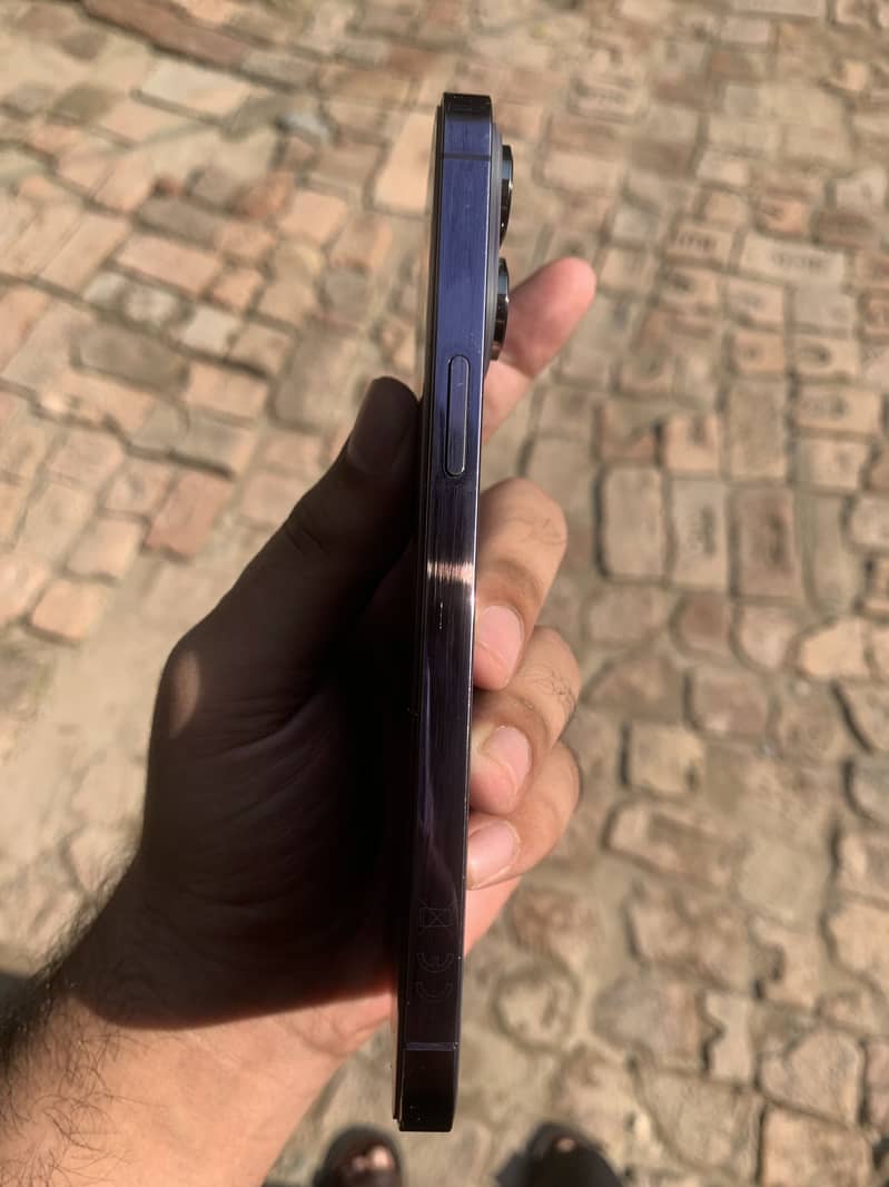 Apple iPhone 14 Pro Max 4