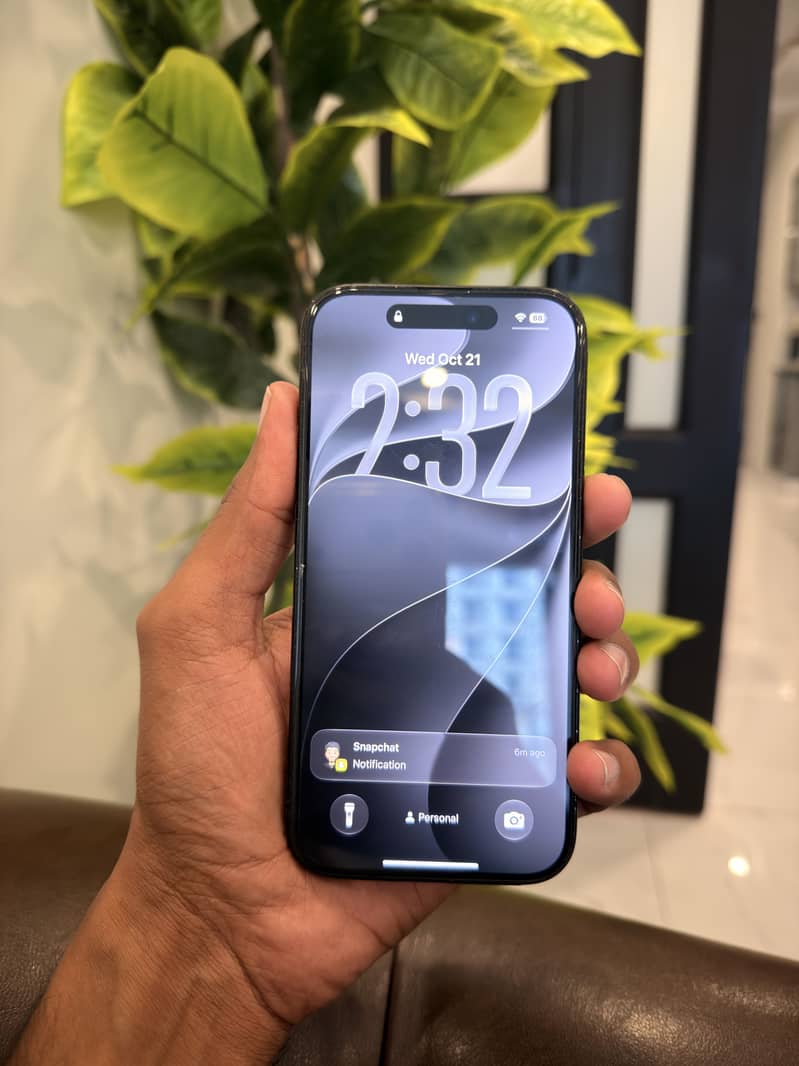 Apple iPhone 15 JV 1