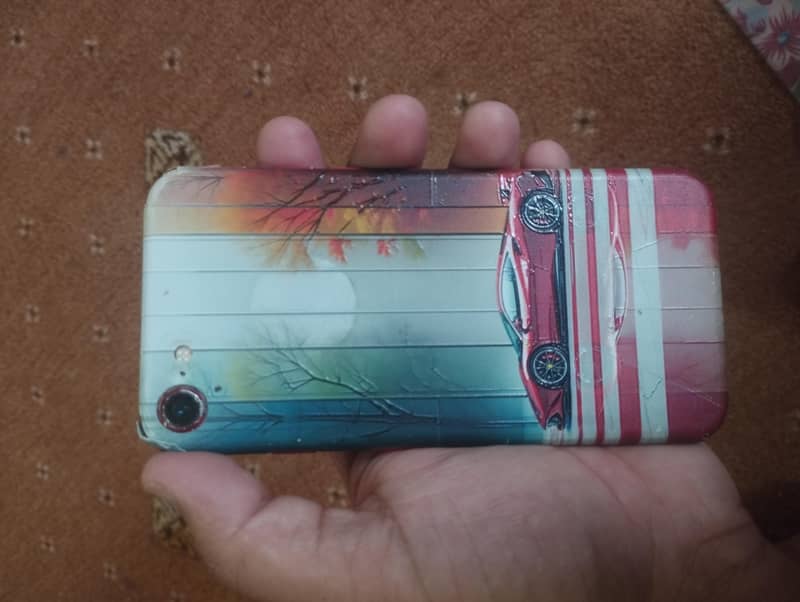Apple iPhone SE 10