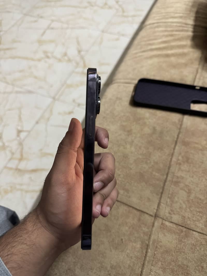Apple iPhone 14 Pro Max 0