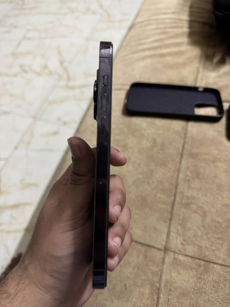 Apple iPhone 14 Pro Max 3