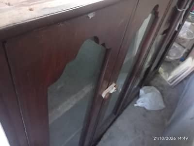 3 doors show case almari