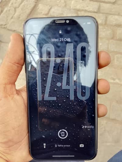 Apple iPhone 11 Pro Max. . . exchange possible. only olx chat what's app