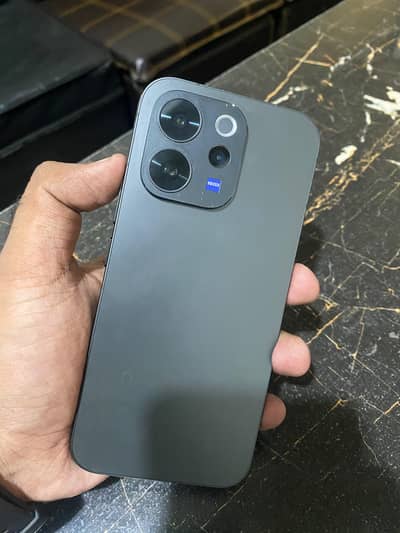 Vivo V70 5G 12/256gb