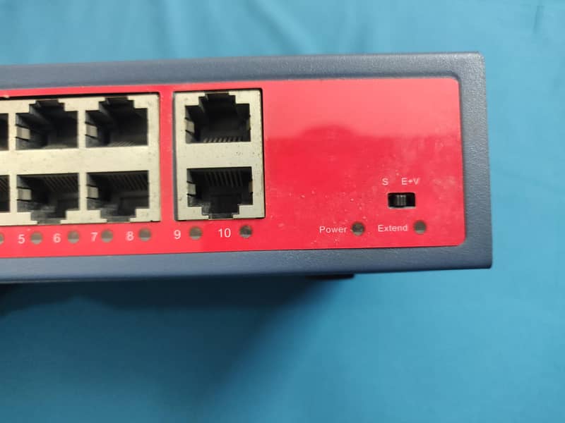 ONATGEAR LAN SWITCH 3