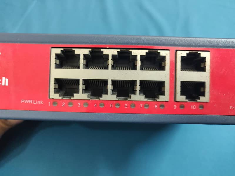 ONATGEAR LAN SWITCH 4