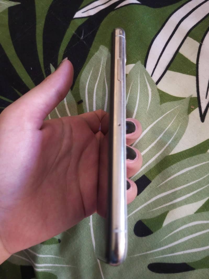 Apple iPhone X 2