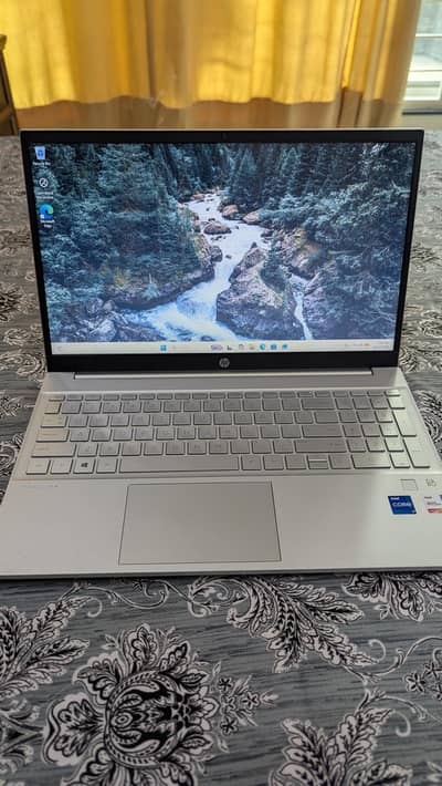 HP Pavilion 15 (i7 11th Gen / 16GB / 256GB SSD / Iris Xe Graphics)