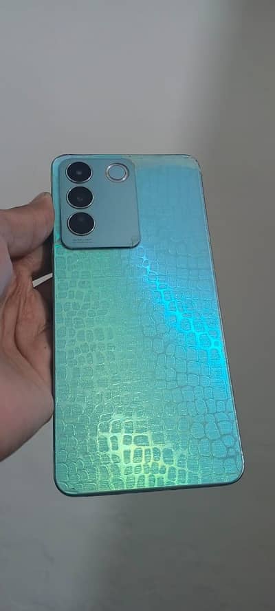 vivo v27e 8/256 10/10 condition front and back protectef