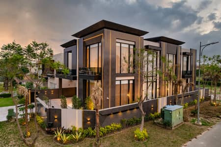 TASK EST OFFER : Full Furnished House Like Dream Palace Luxurious Equipement Inside Corner House just Buy And Enjoy Life Original Photo On Ad IN Phase 6 DHA LHR