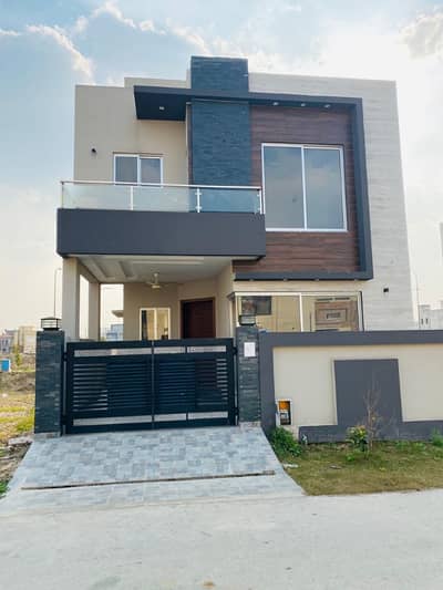 5 Marla Slightly Used House Available For Rent In DHA 9 Town