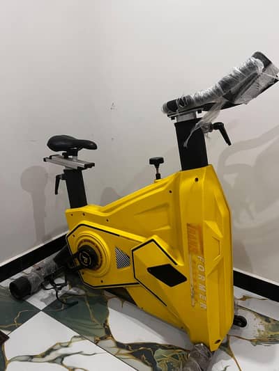 Transformer Spin Bike XB05 – Heavy-Duty Commercial Exercise Cycle