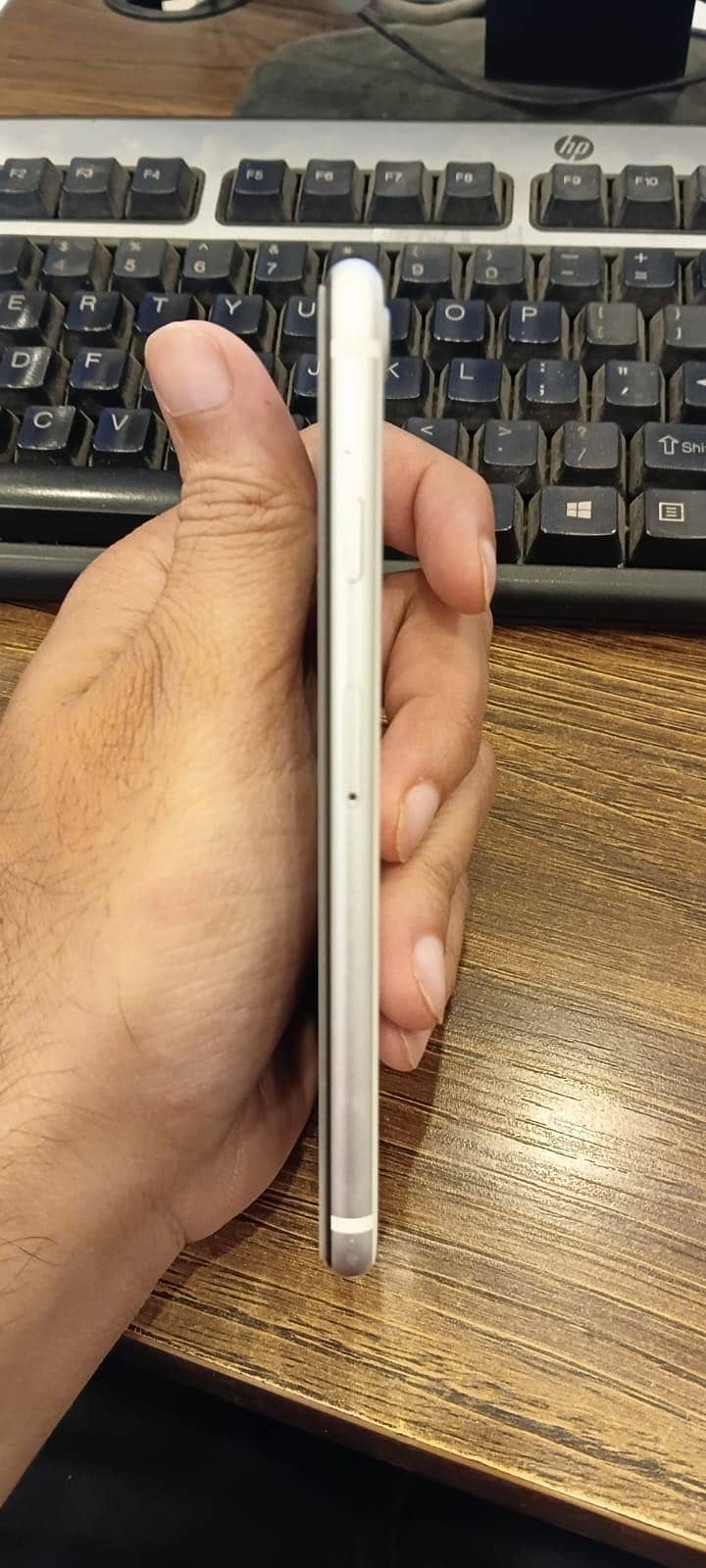 Apple iPhone SE 2020 0