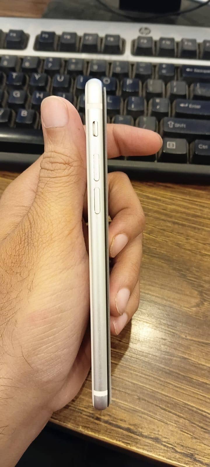 Apple iPhone SE 2020 1