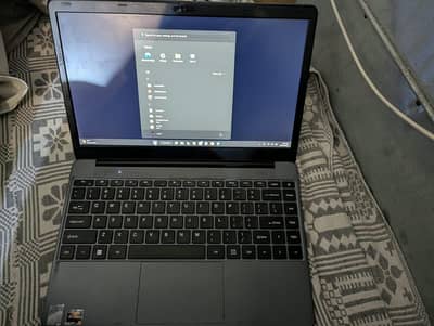 Gaming Laptop Ryzen 5 7430U 6 Cores 12 Threads AMD Radeon Graphics Car
