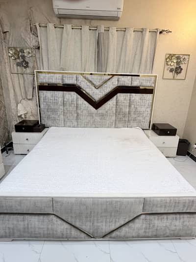 2 King Size Beds Set Modern Laminated Wood Grain / For Sale