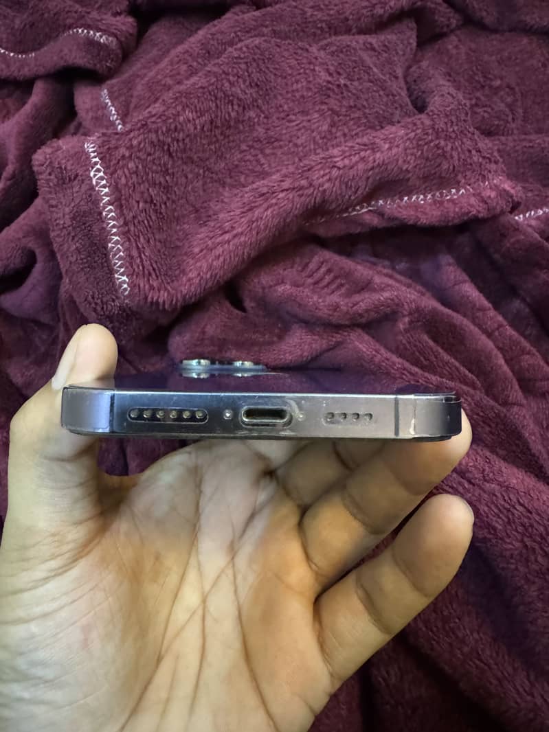 Apple iPhone 14 Pro Max 1