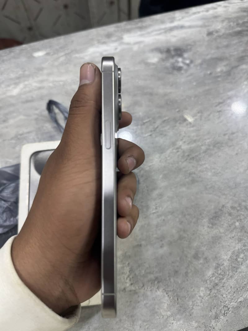 Apple iPhone 15 Pro Max 1