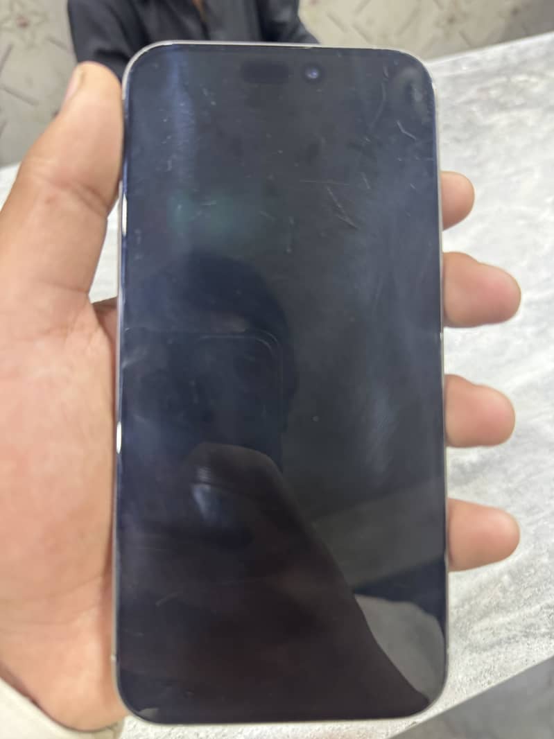 Apple iPhone 15 Pro Max 2