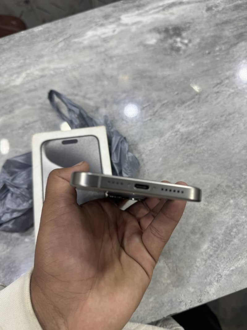 Apple iPhone 15 Pro Max 5