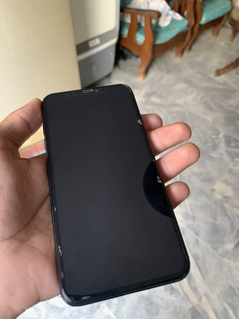 Apple iPhone XS Max 1
