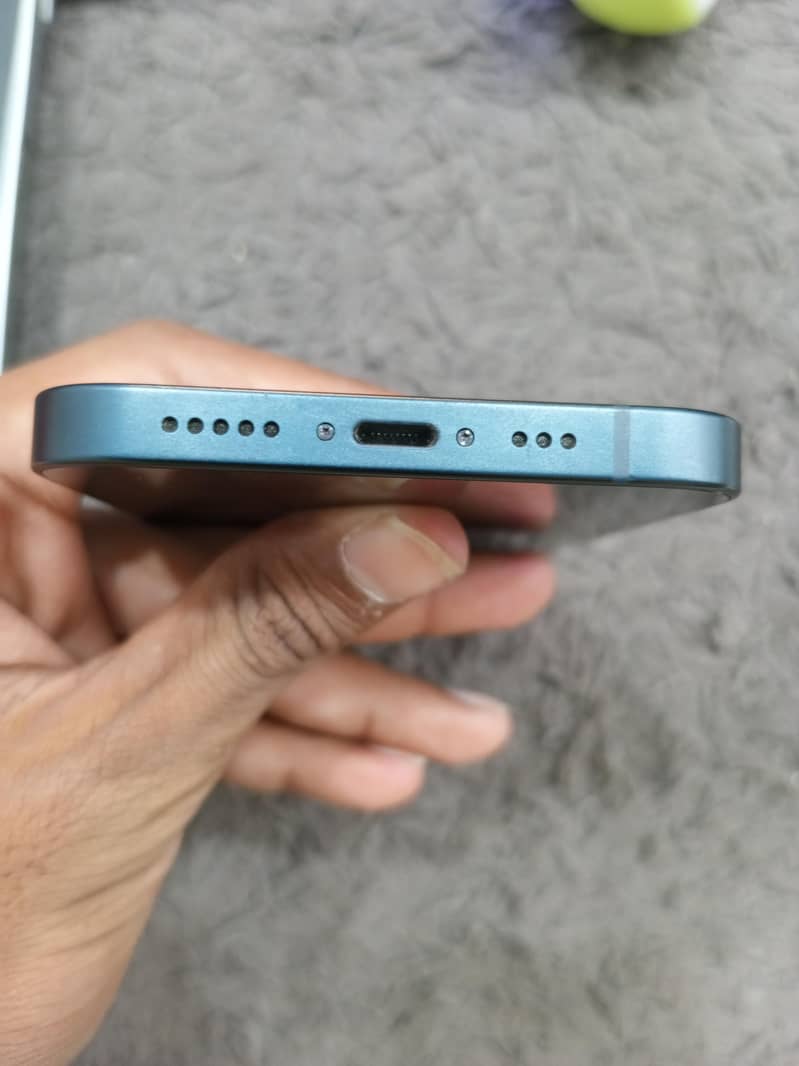 Apple iPhone 13 6