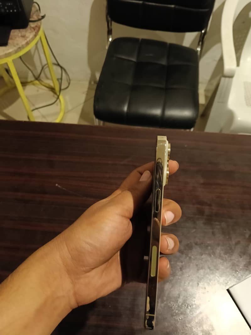 Apple iPhone 14 Pro Max 2