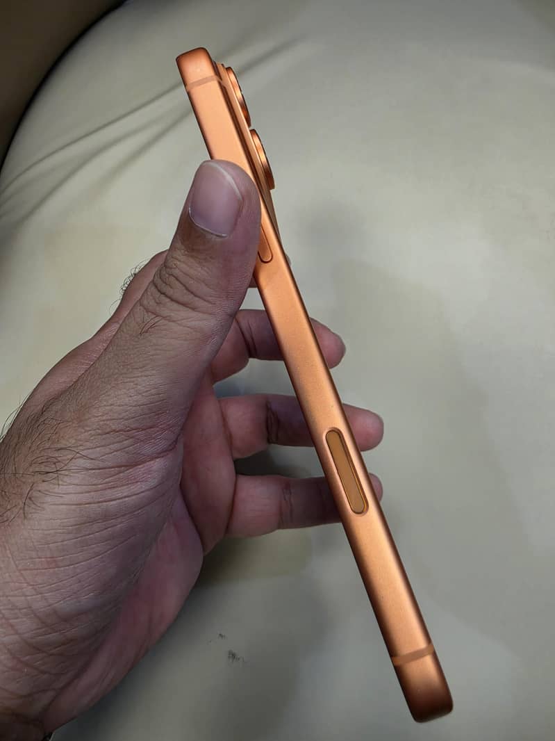 Apple iPhone 17 Pro Max 2
