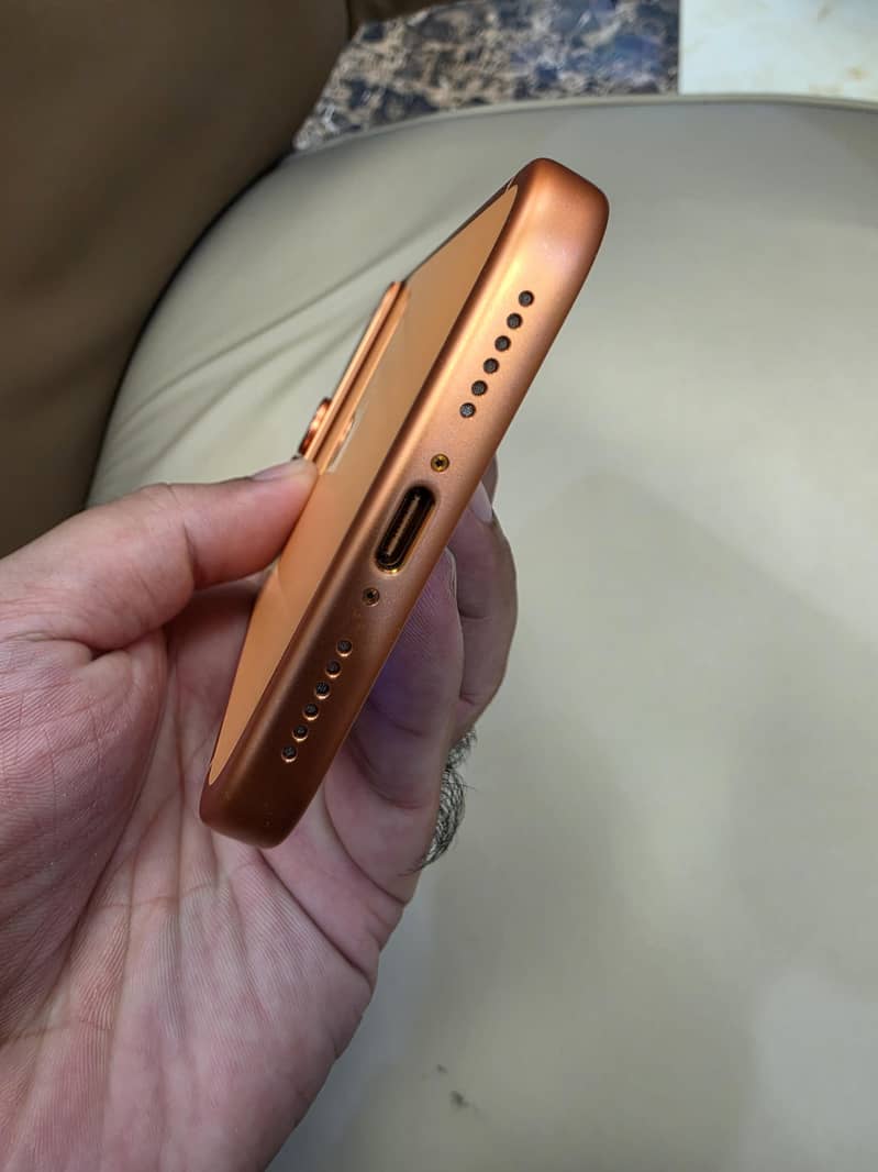 Apple iPhone 17 Pro Max 4