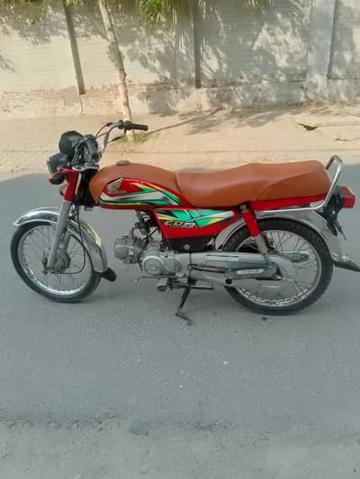 CD70 2022 MODEL for sale