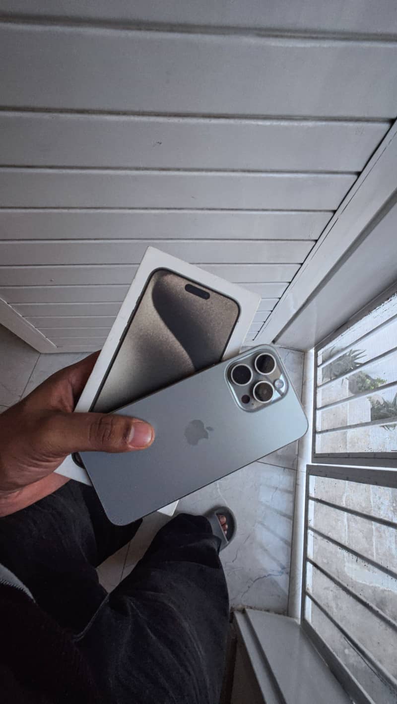 Apple iPhone 15 Pro Max 1