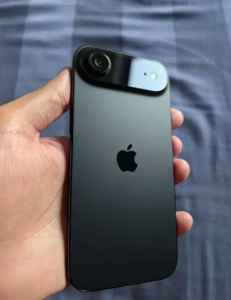 Apple iPhone 17 1