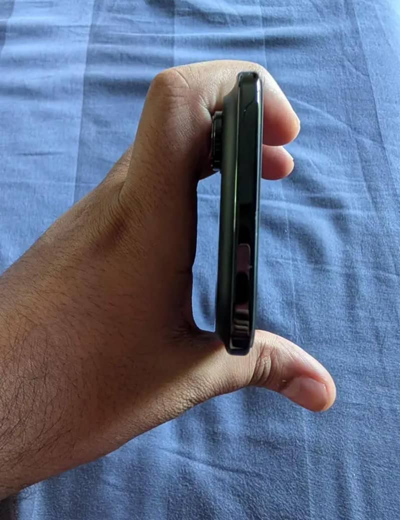 Apple iPhone 17 6