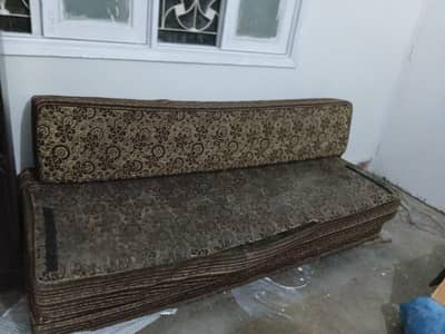 Sofa Cumbed and Divider