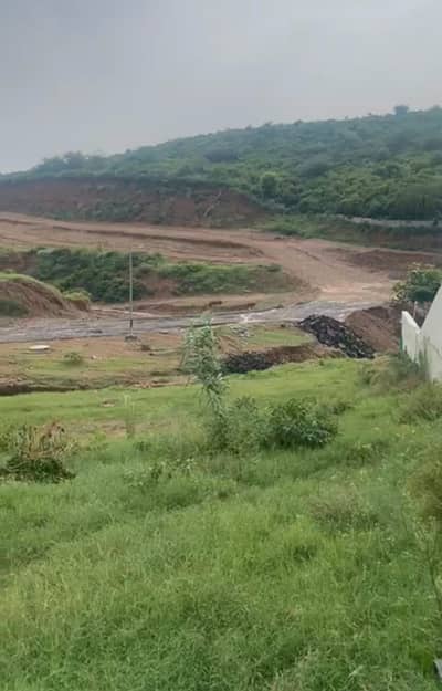 2 KANAL 6 MARLA PLOT 51-B FOR SALE ASKING 475 FROUNT BACK 80 FEET ROAD