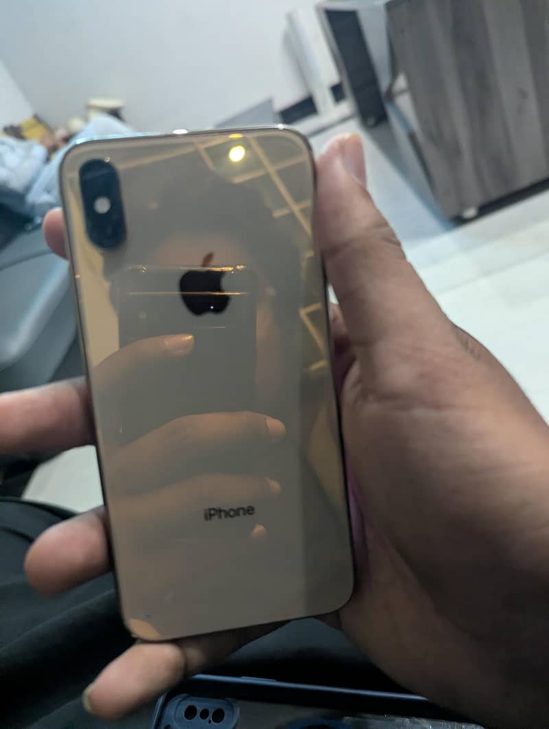 Apple iPhone XS 1