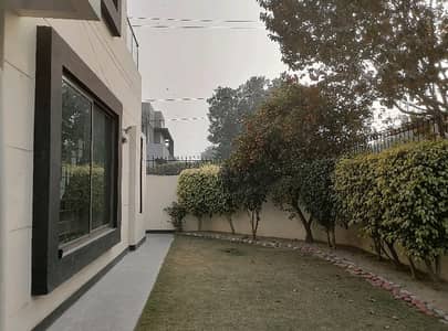 20 Marla 5 bedrooms House for rent in DHA Phase 4 Lahore.