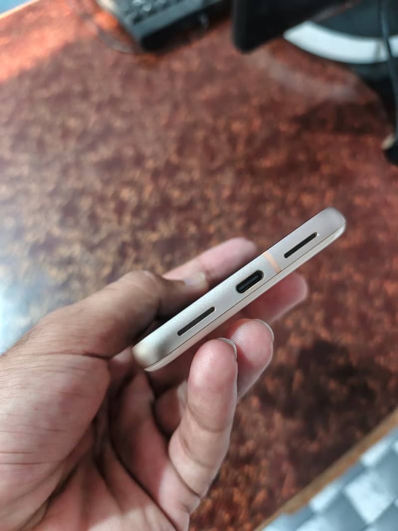 Google Pixel 8 128GB  Official PTA Approved 3