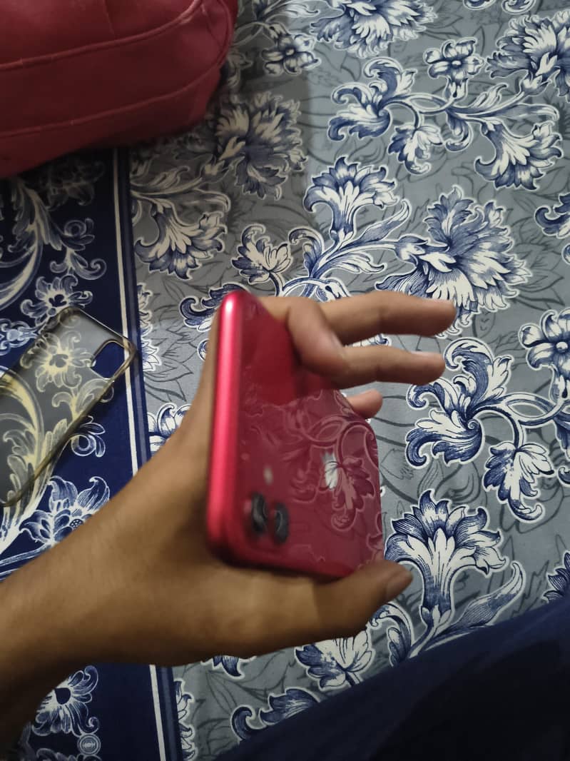 Apple iPhone 11 4