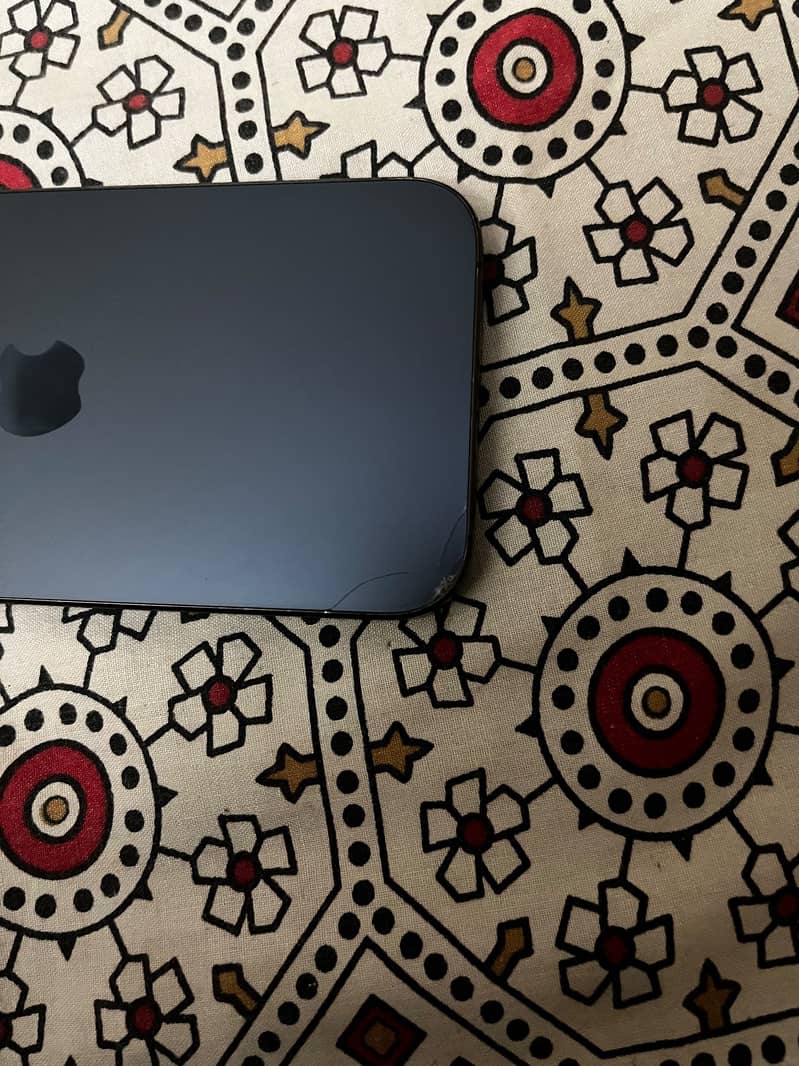 Apple iPhone 15 Pro 2