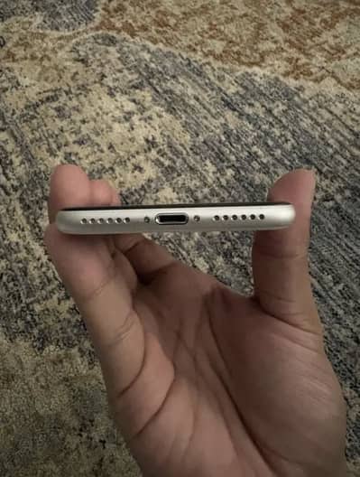Apple iPhone SE