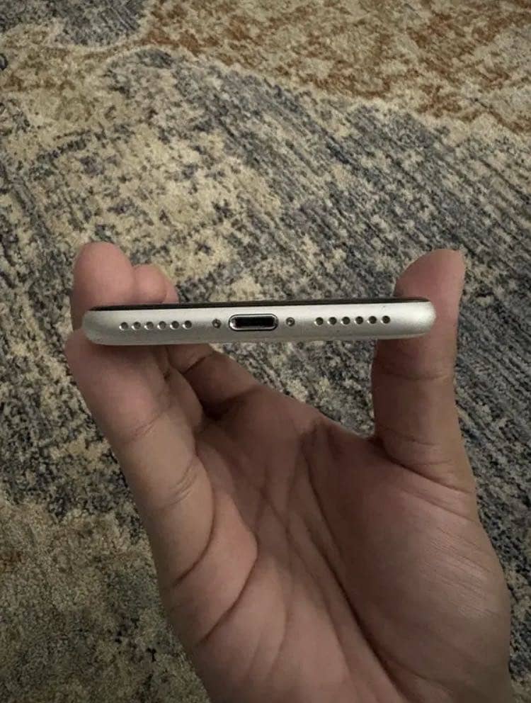Apple iPhone SE 0