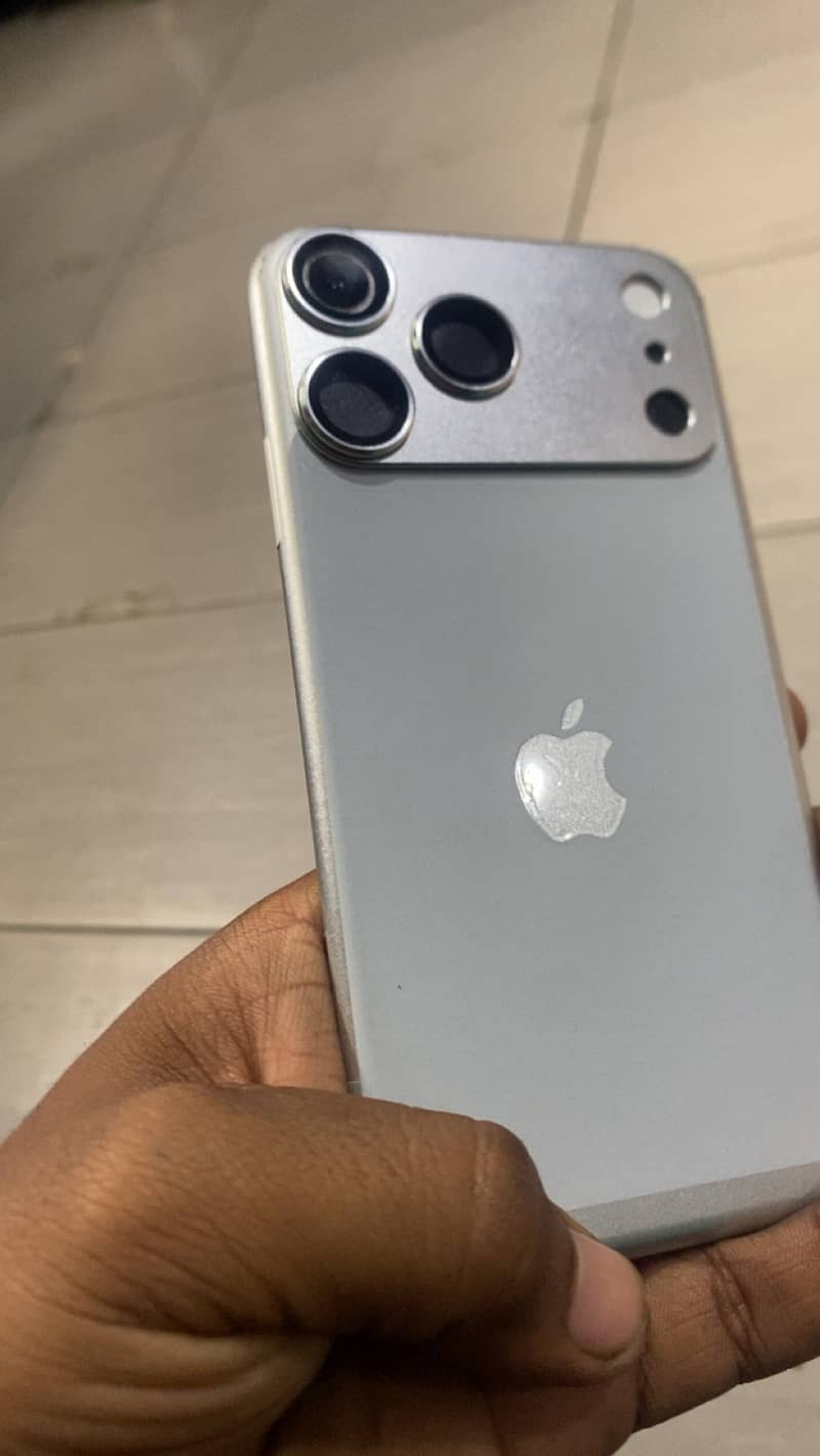 Apple iPhone XR 0