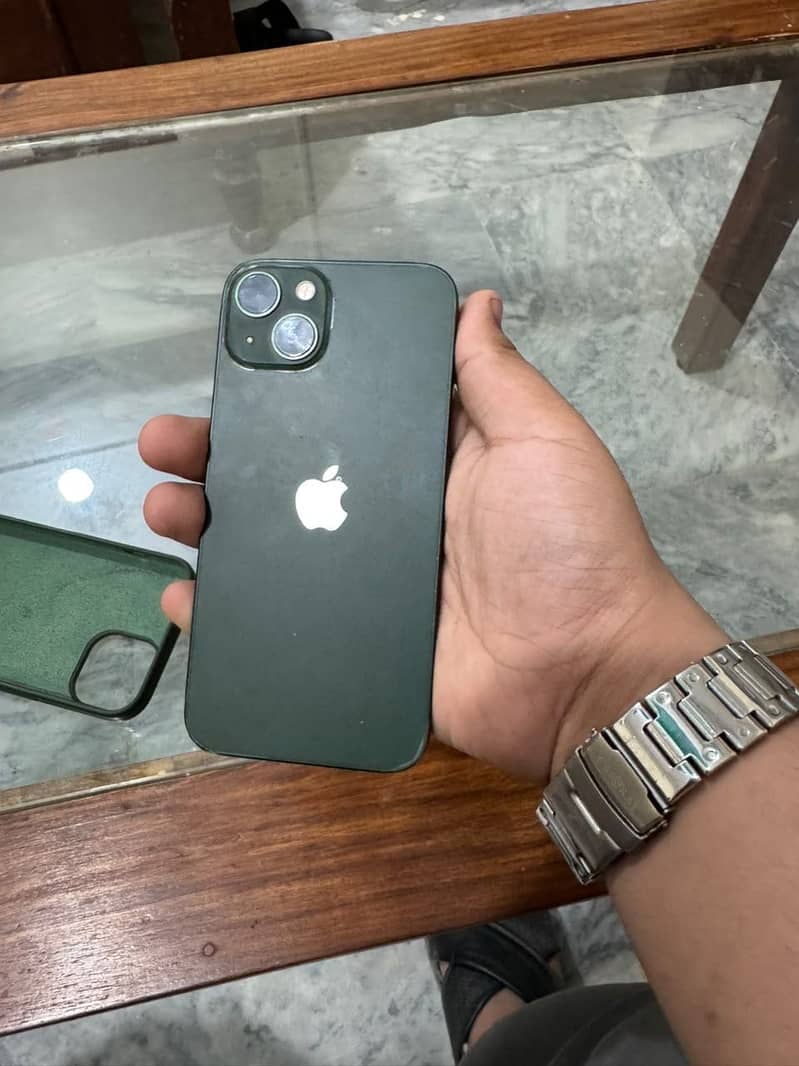 Apple iPhone 13 0