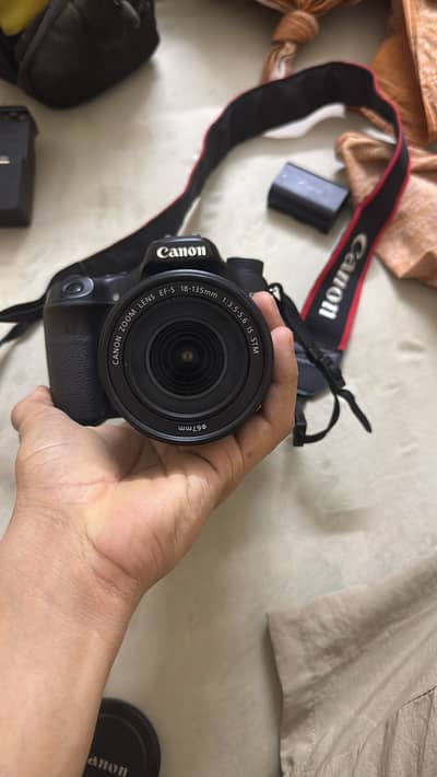 CANON 70D with lens mint condition