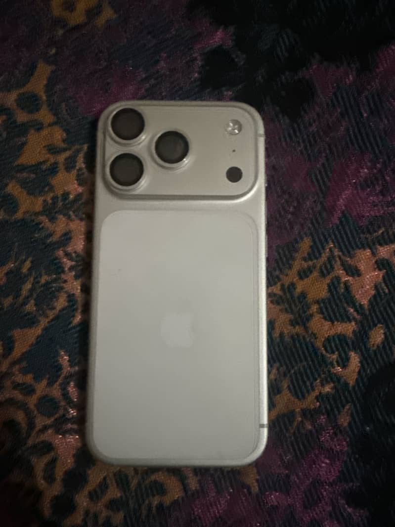 Apple iPhone 17 Pro 0