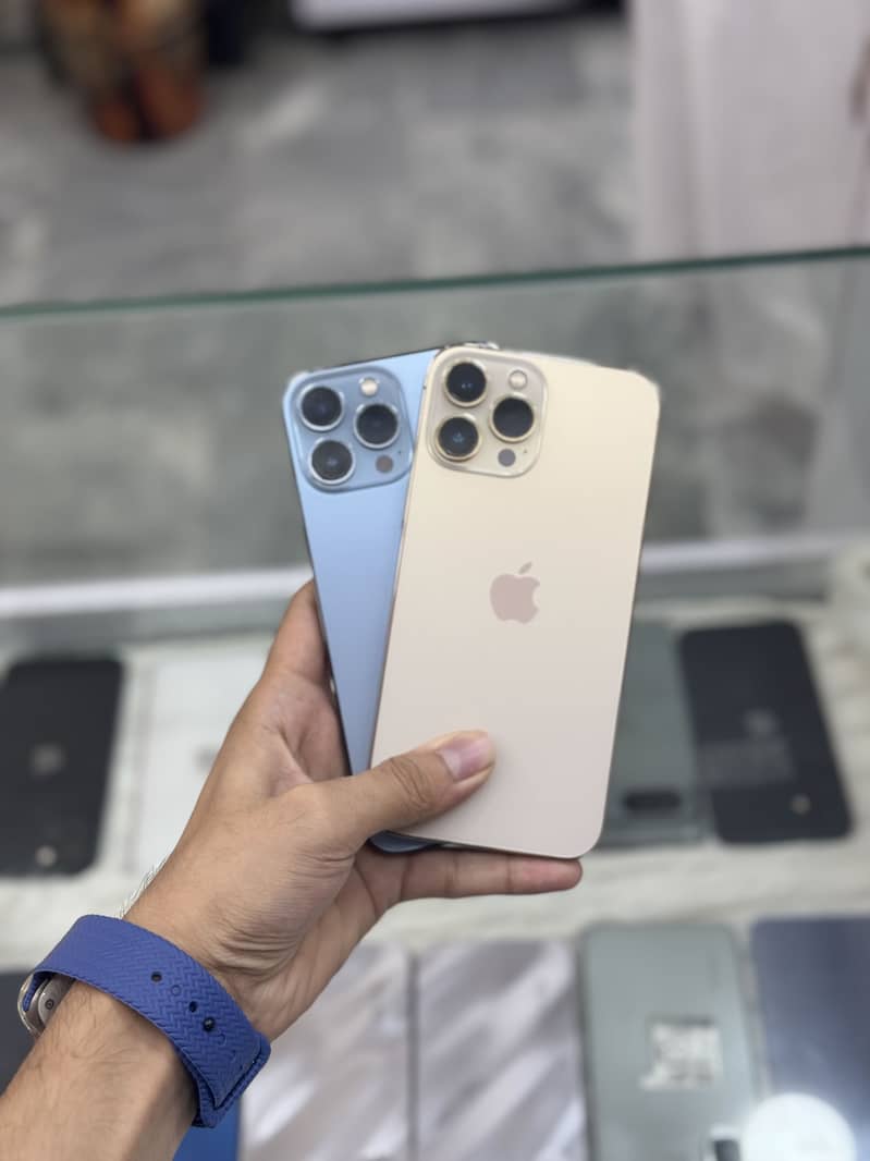 Apple iPhone 13 Pro Max 0