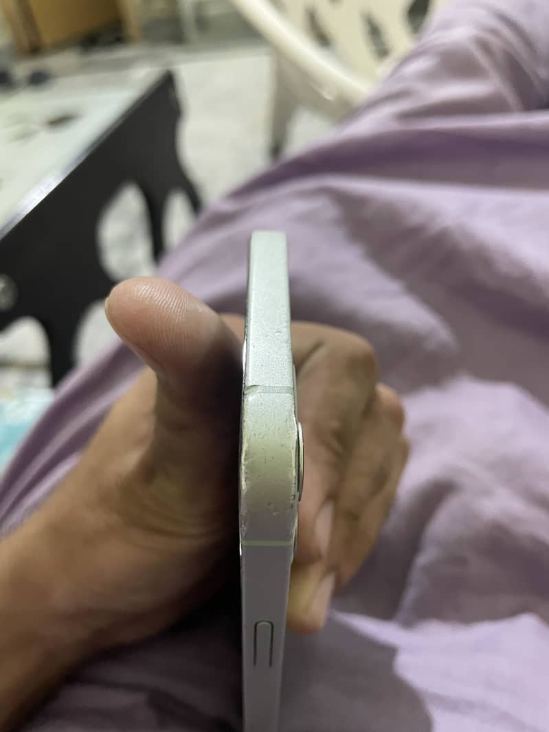 Apple iPhone 12 3