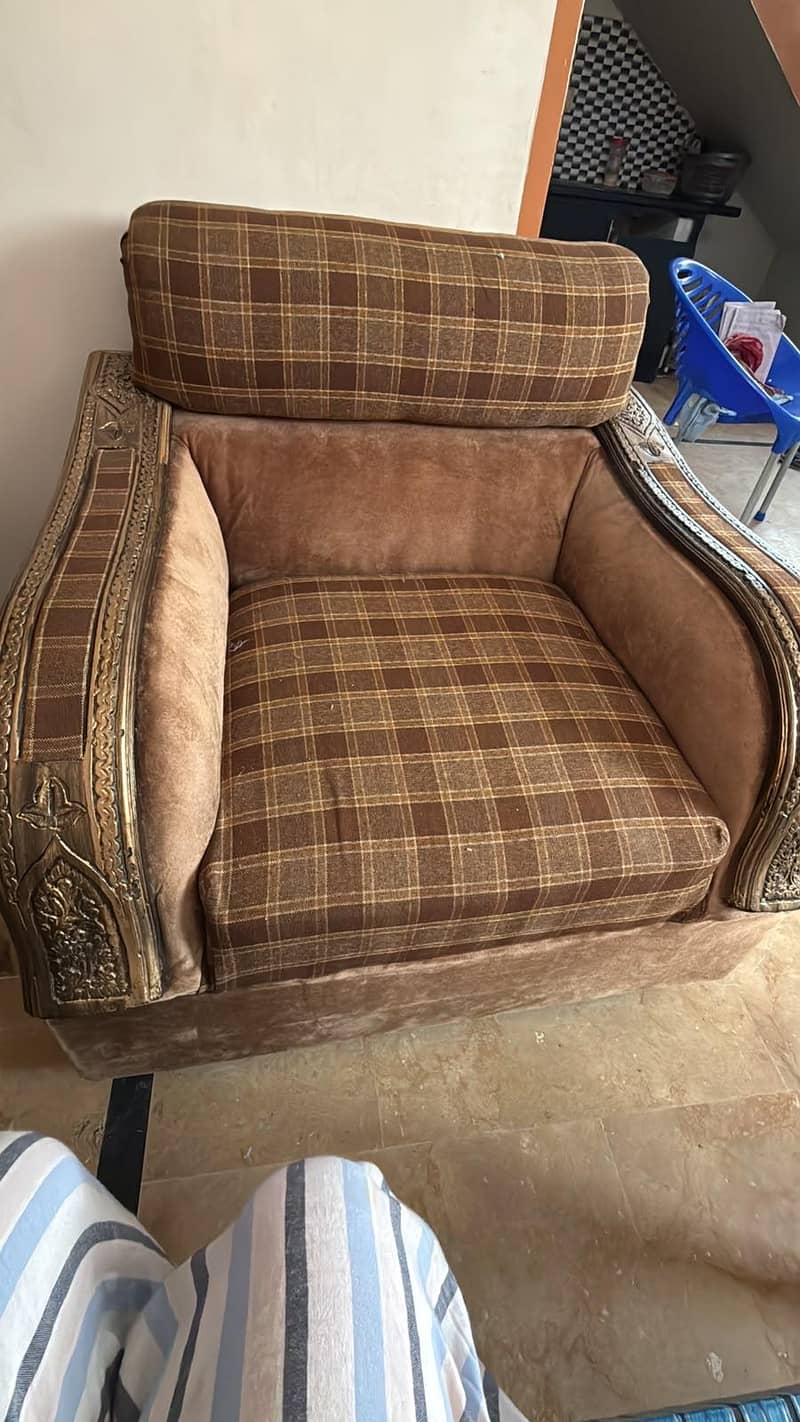 5 seaters sofa 0